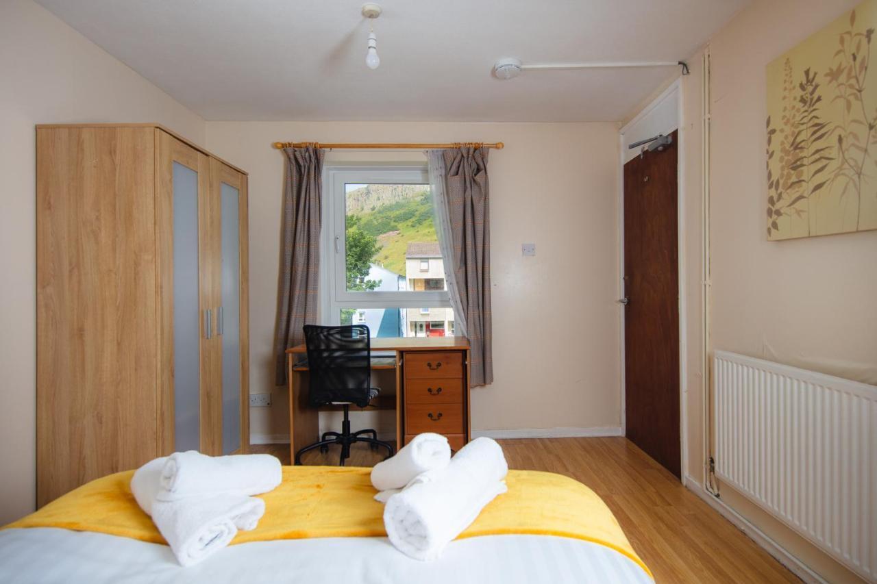 Fab Arthur Seat Views, Old Town Apartment Edinburgh Luaran gambar
