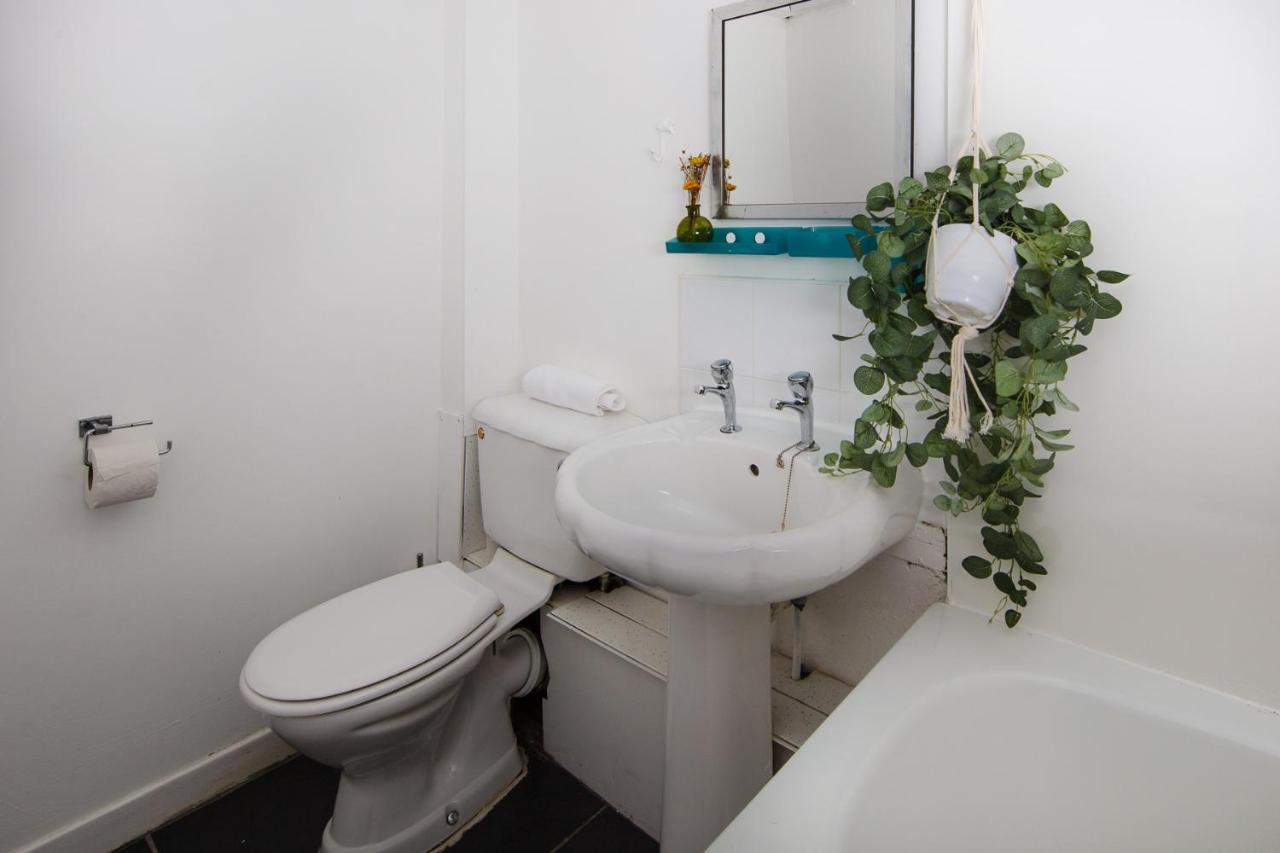 Fab Arthur Seat Views, Old Town Apartment Edinburgh Luaran gambar